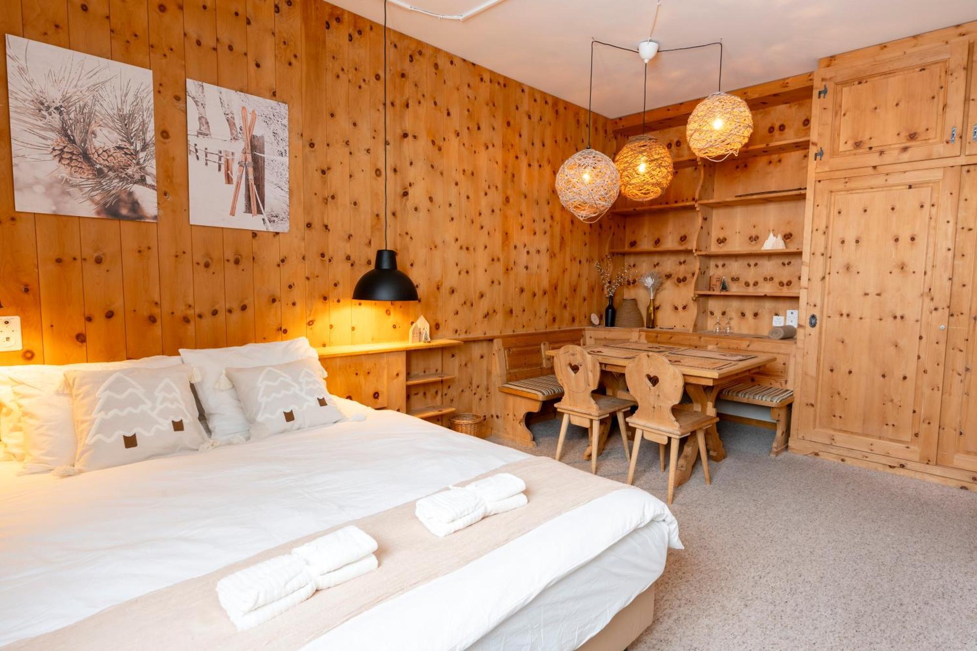 Berghotel Pischa Mountain Lodge Ostrava Dış mekan fotoğraf