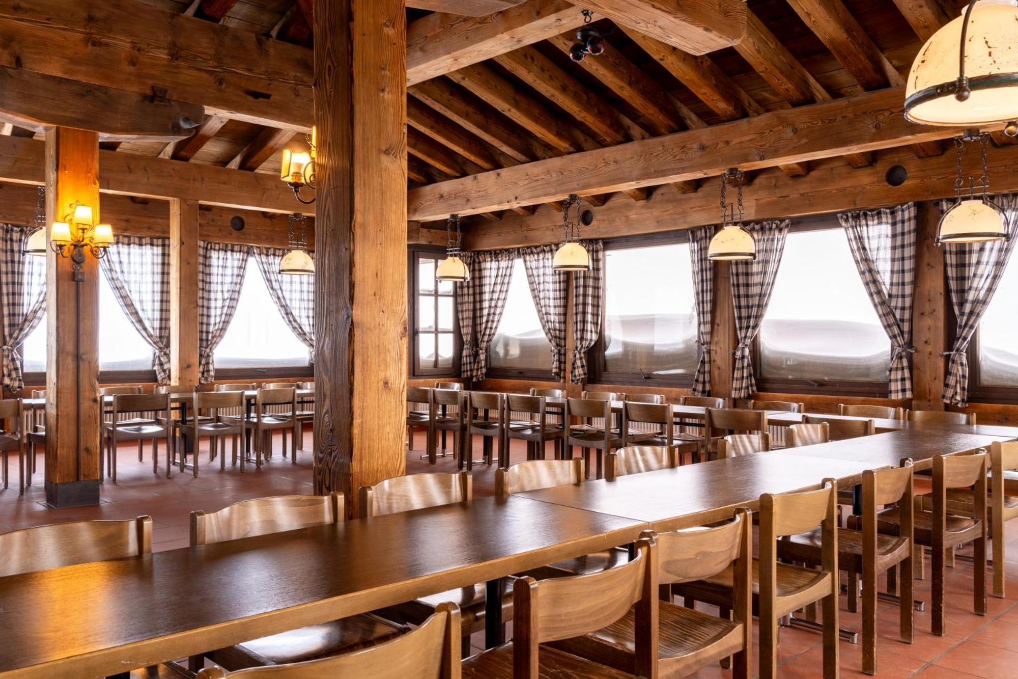 Berghotel Pischa Mountain Lodge Ostrava Dış mekan fotoğraf