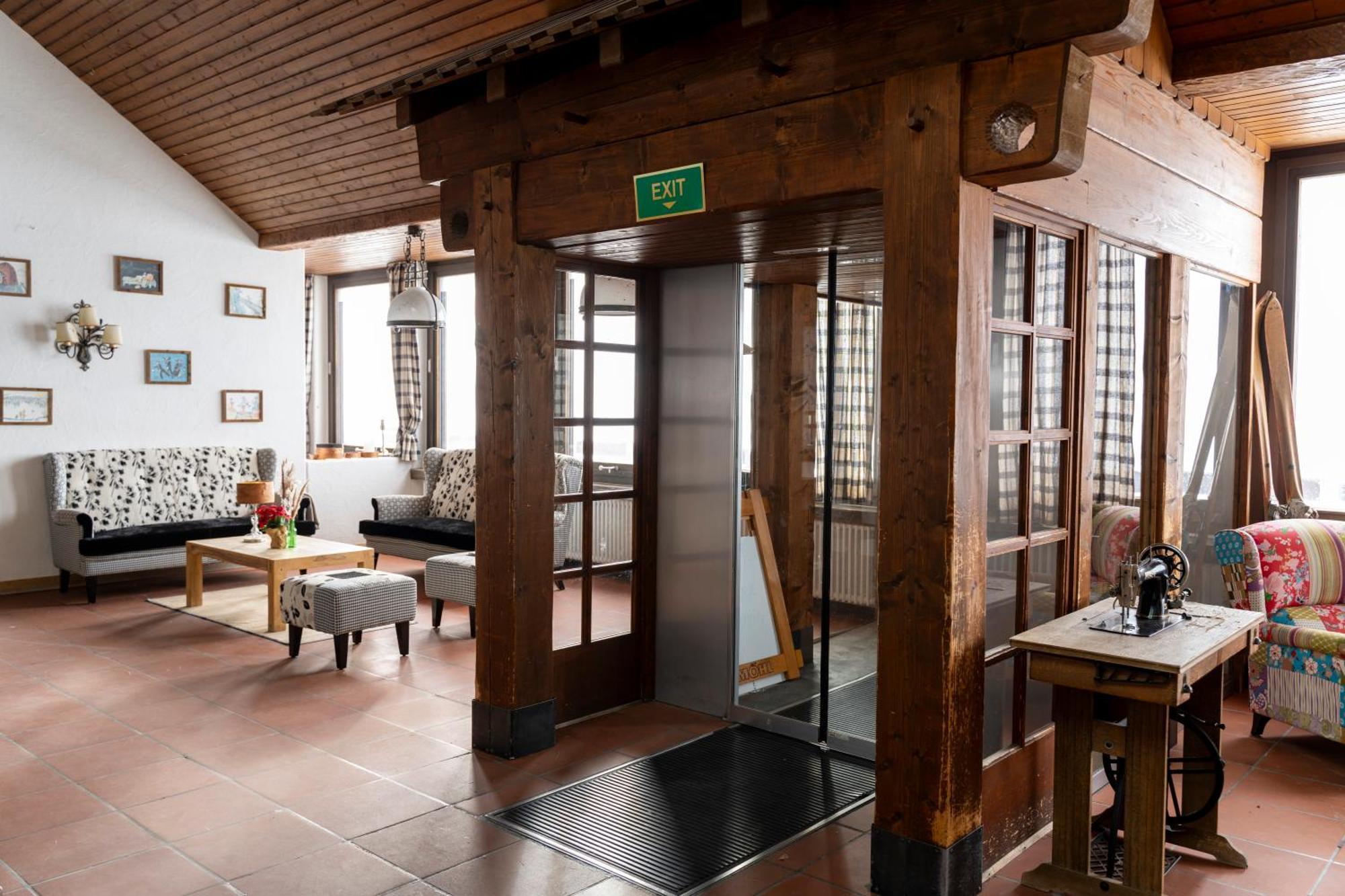Berghotel Pischa Mountain Lodge Ostrava Dış mekan fotoğraf