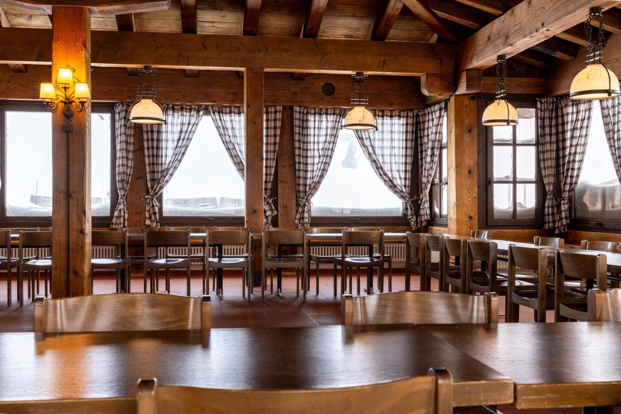 Berghotel Pischa Mountain Lodge Ostrava Dış mekan fotoğraf